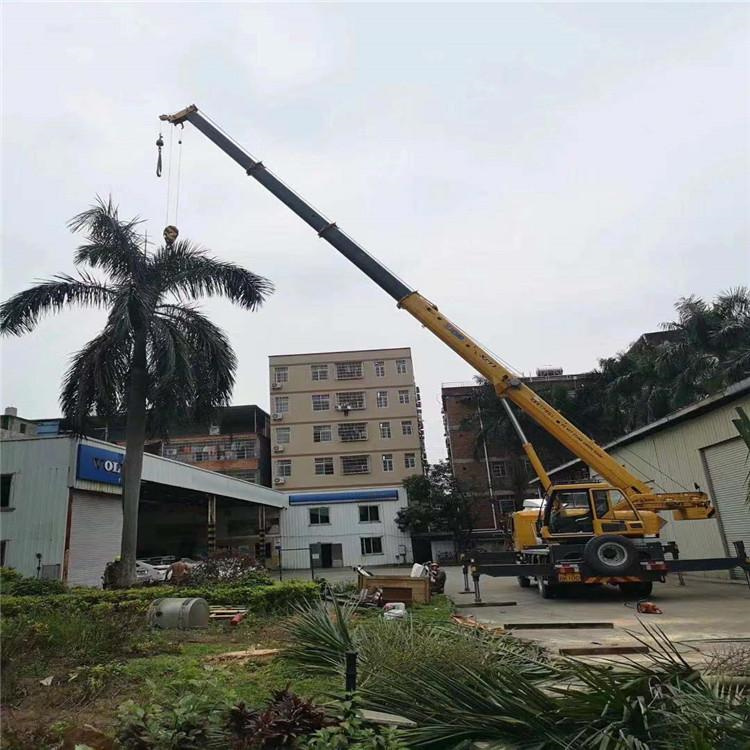 龙湖镇12吨吊车出租一天的收费标准是什么