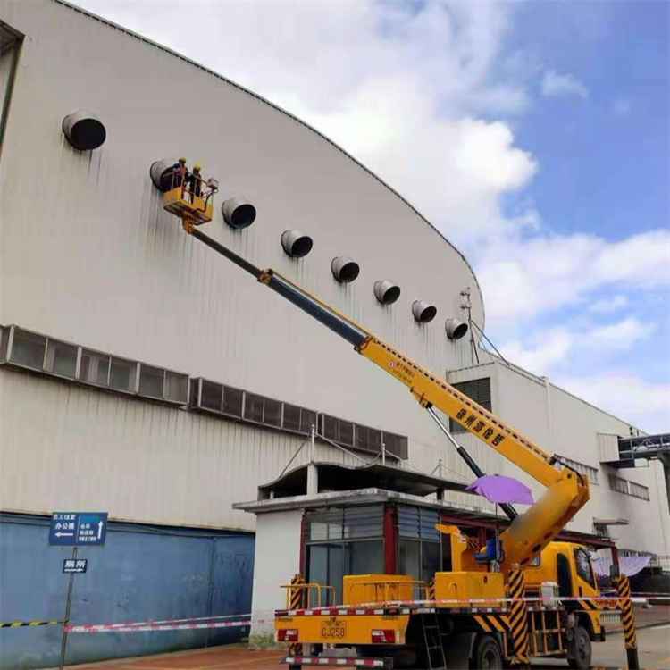 龙湖镇高空作业车出租服务：专业广告牌安装解决方案